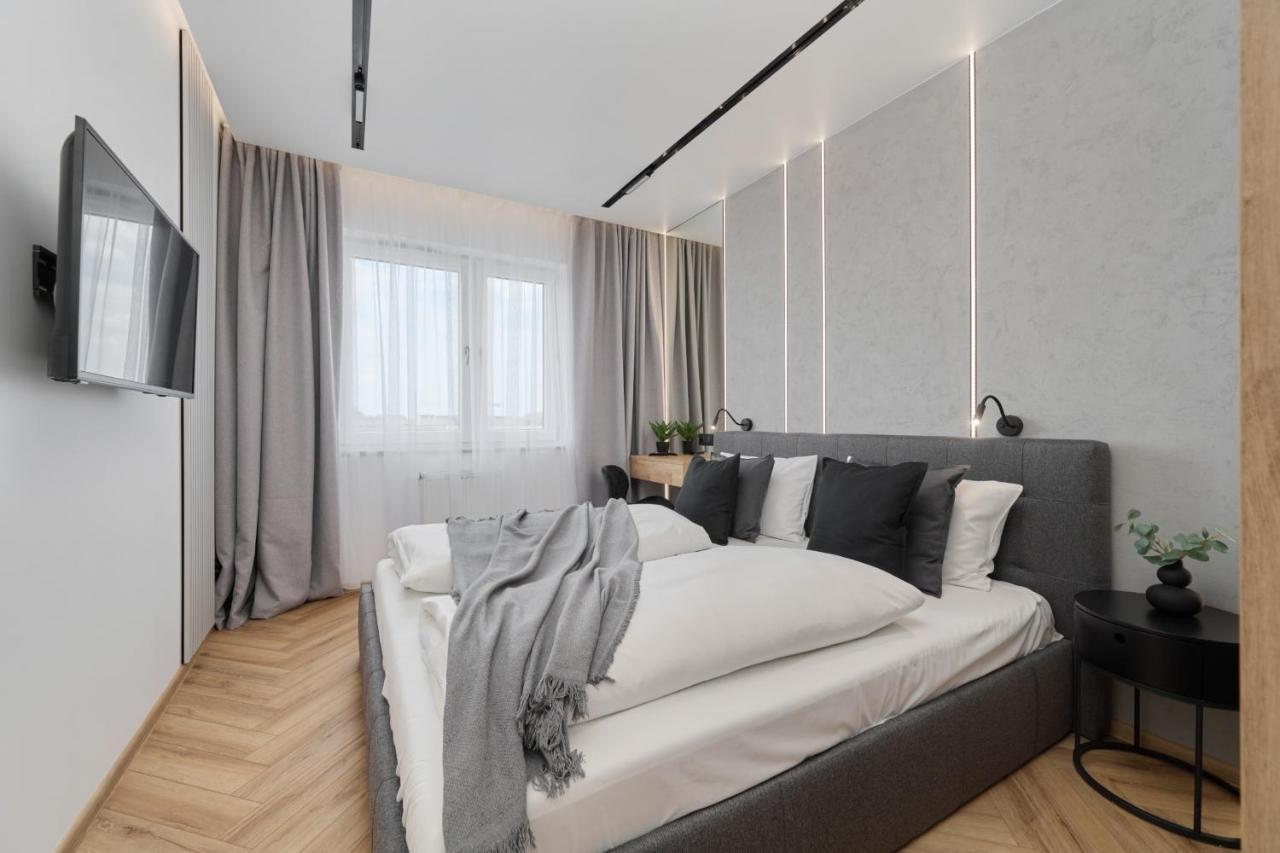 Exclusive Apartment With Balcony & Parking Wroclaw By Renters Prestige ภายนอก รูปภาพ