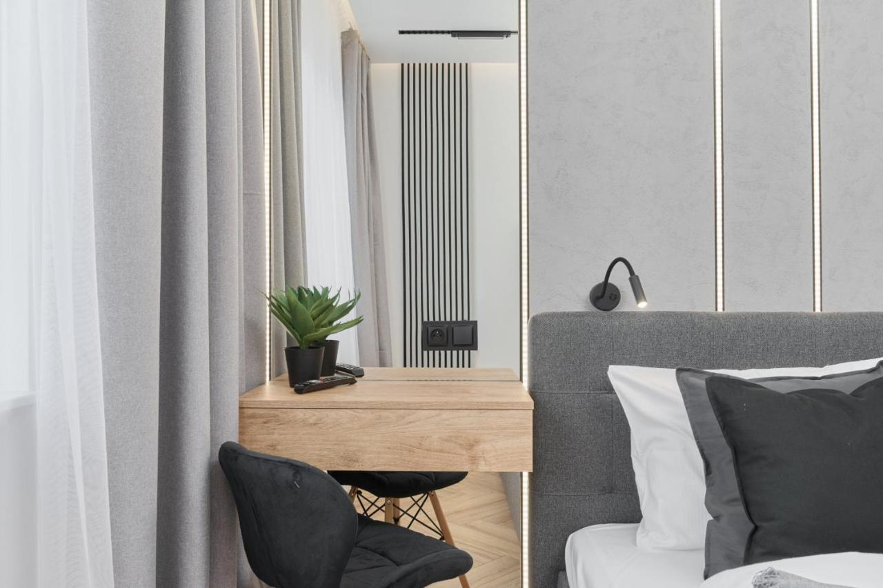 Exclusive Apartment With Balcony & Parking Wroclaw By Renters Prestige ภายนอก รูปภาพ