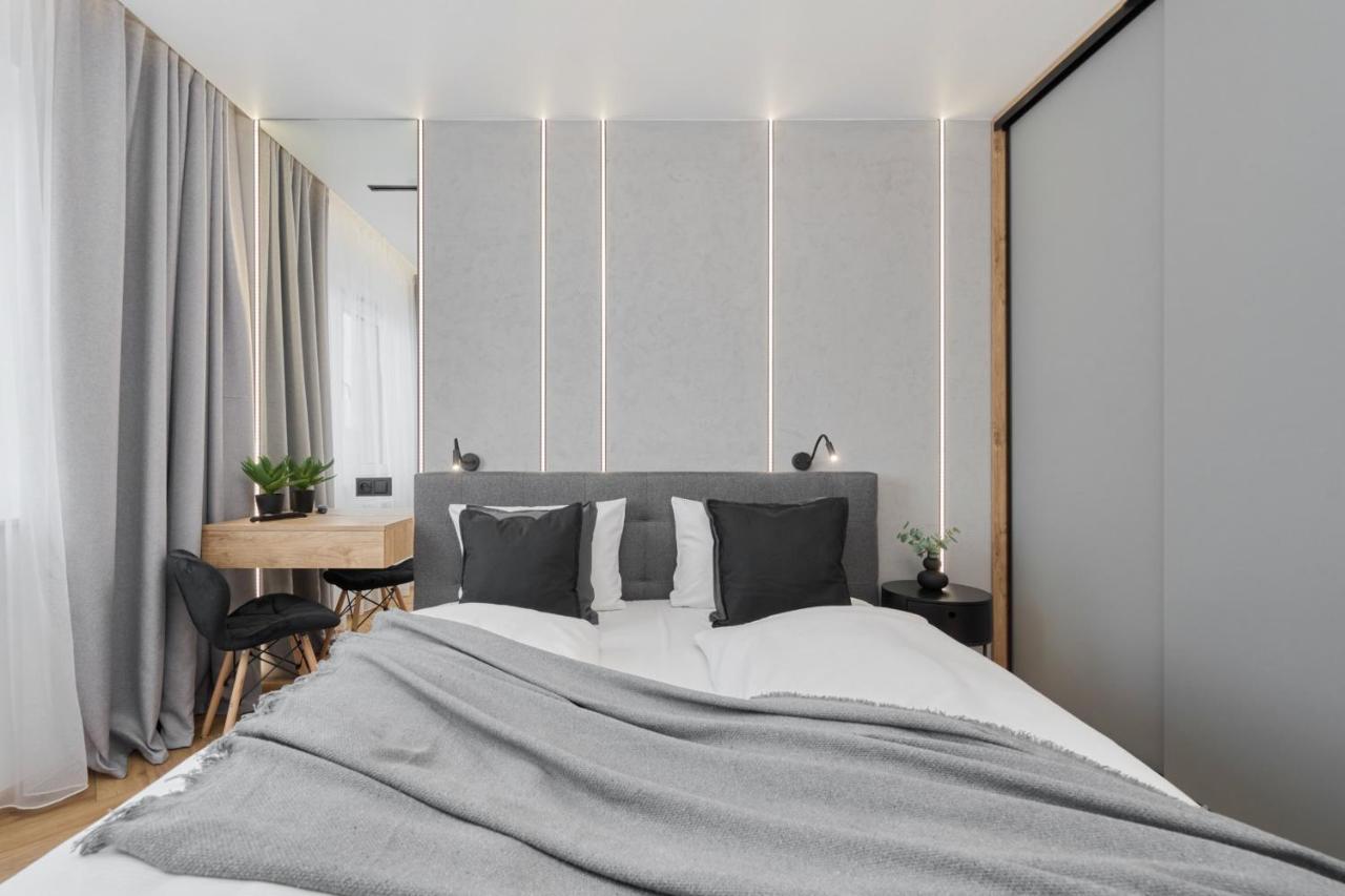 Exclusive Apartment With Balcony & Parking Wroclaw By Renters Prestige ภายนอก รูปภาพ