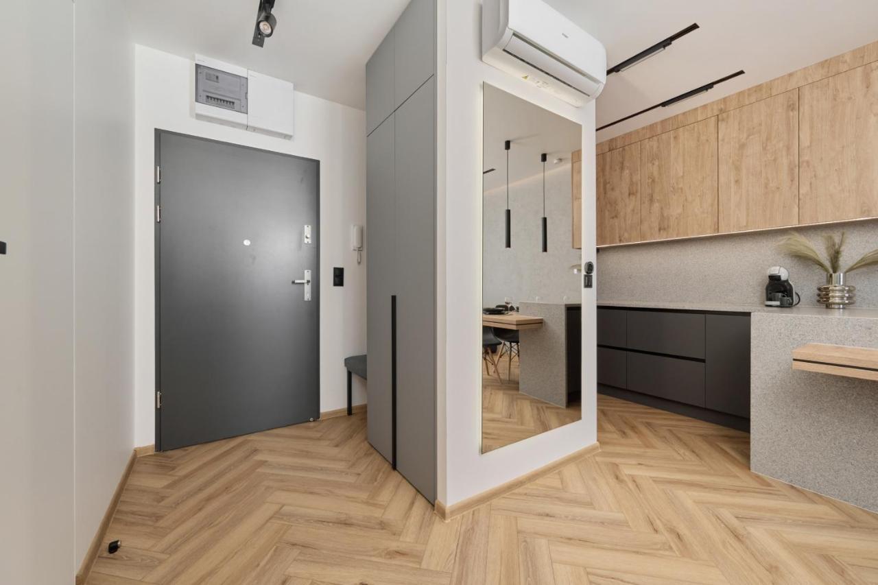 Exclusive Apartment With Balcony & Parking Wroclaw By Renters Prestige ภายนอก รูปภาพ