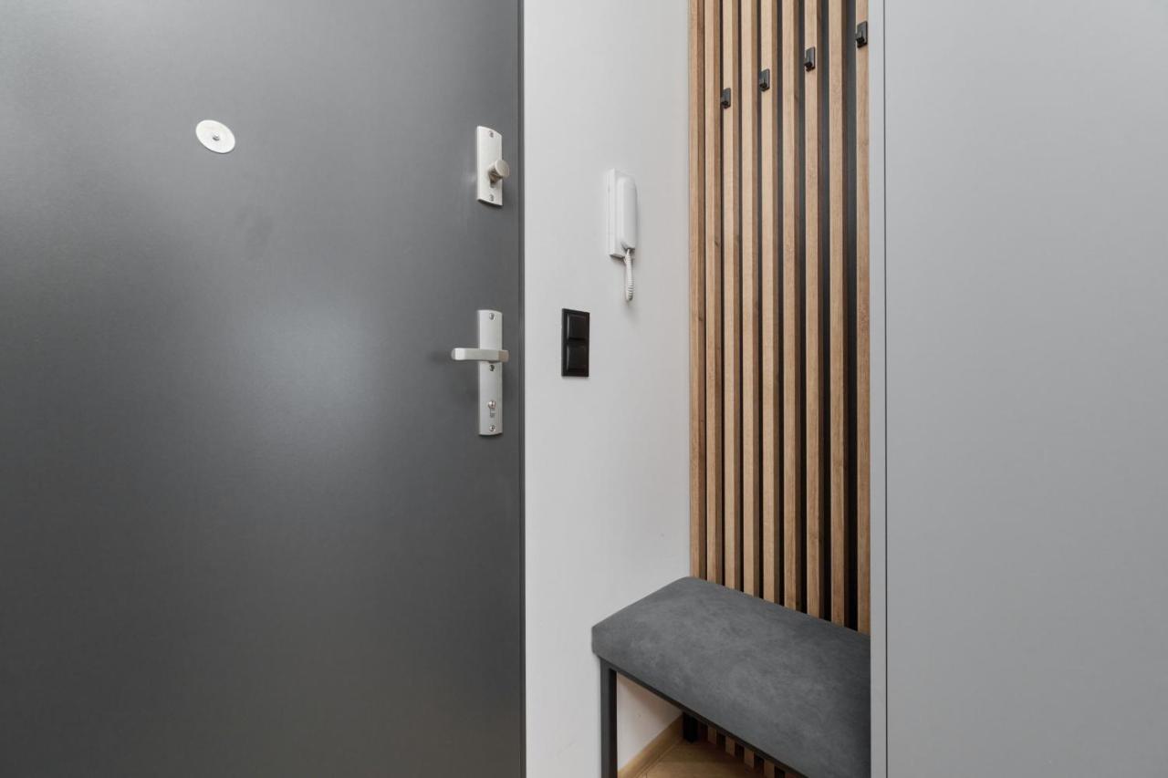 Exclusive Apartment With Balcony & Parking Wroclaw By Renters Prestige ภายนอก รูปภาพ
