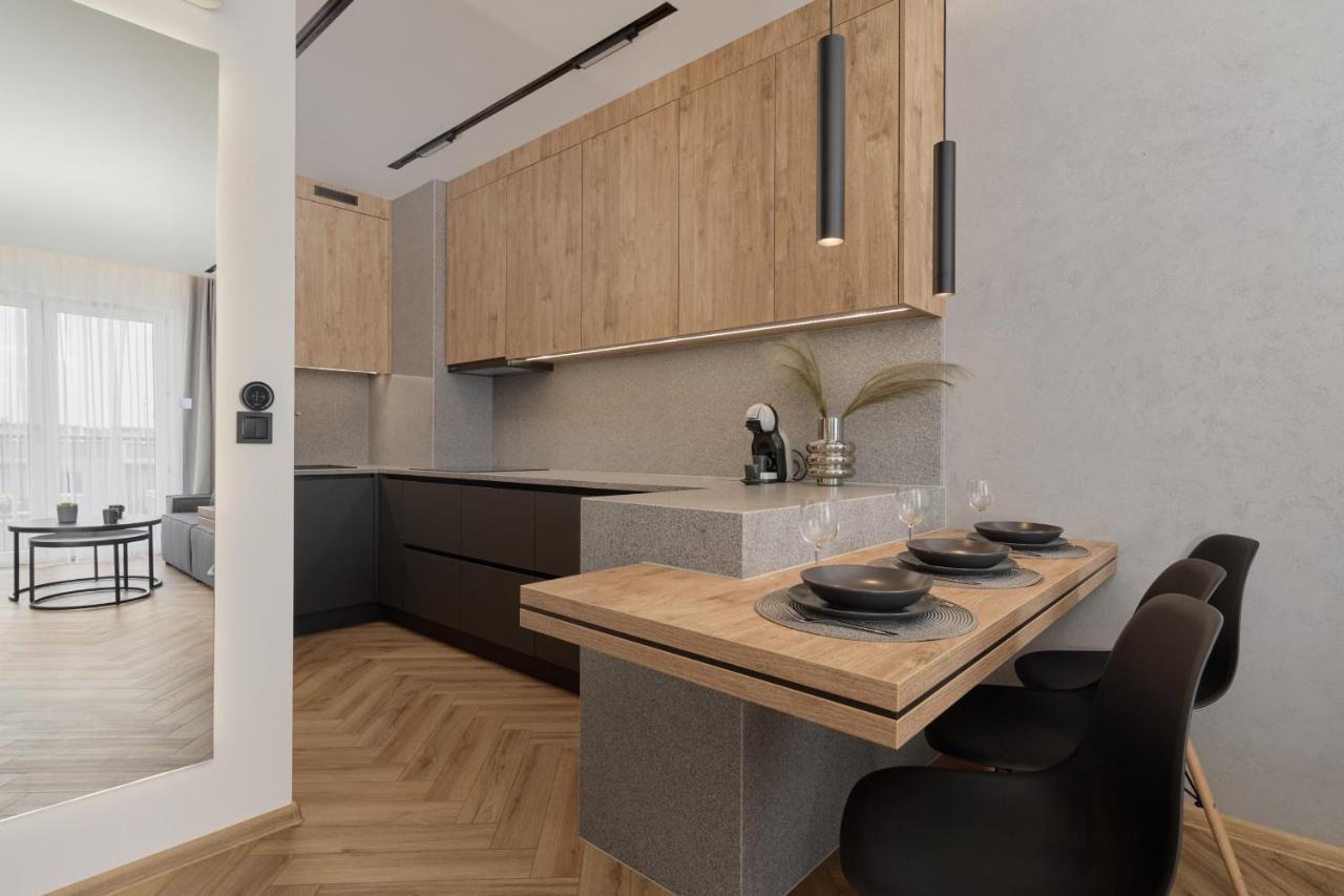 Exclusive Apartment With Balcony & Parking Wroclaw By Renters Prestige ภายนอก รูปภาพ