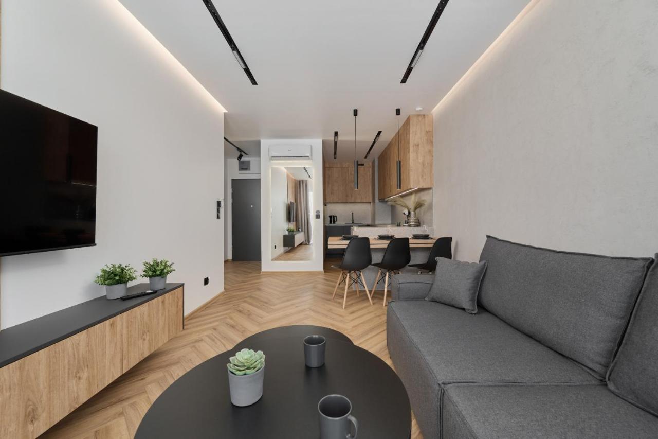 Exclusive Apartment With Balcony & Parking Wroclaw By Renters Prestige ภายนอก รูปภาพ